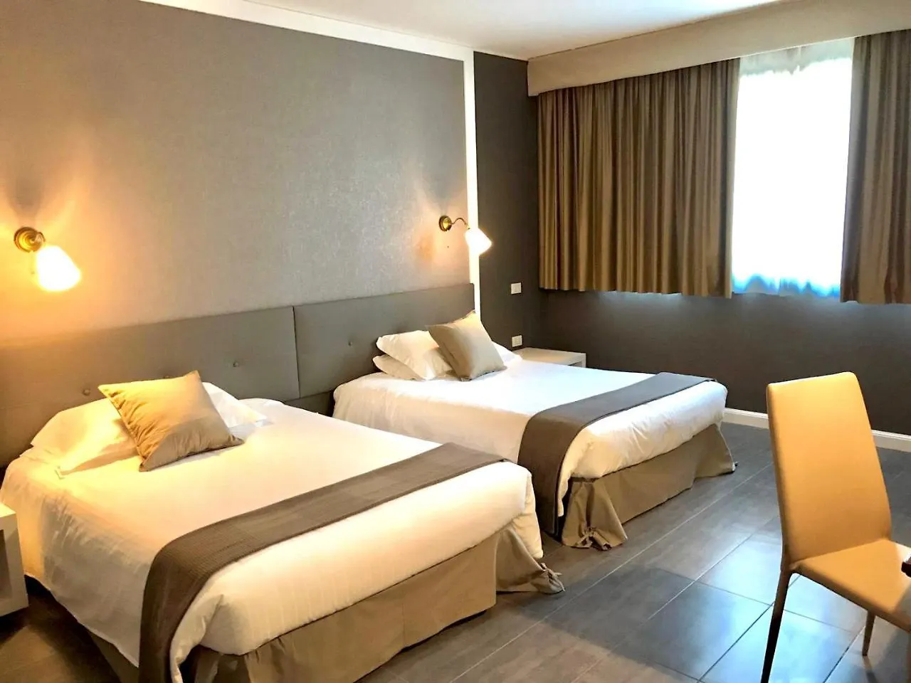 Blue Dream Hotel 몽셀리체