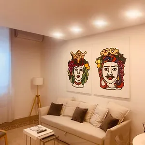 https://palazzo-caltagirone-suite-1.sicilyhotelsitaly.net
